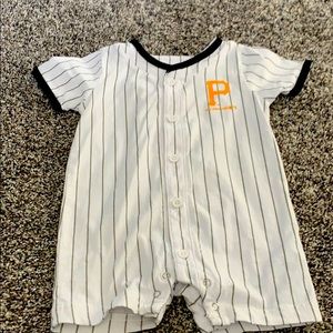 Pittsburgh pirates outfit never worn
